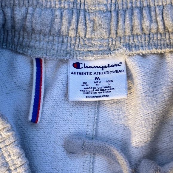 Champion sweatpants. Size medium. 54%cotton 46% polyester. Pictures for guide - Picture 8 of 9